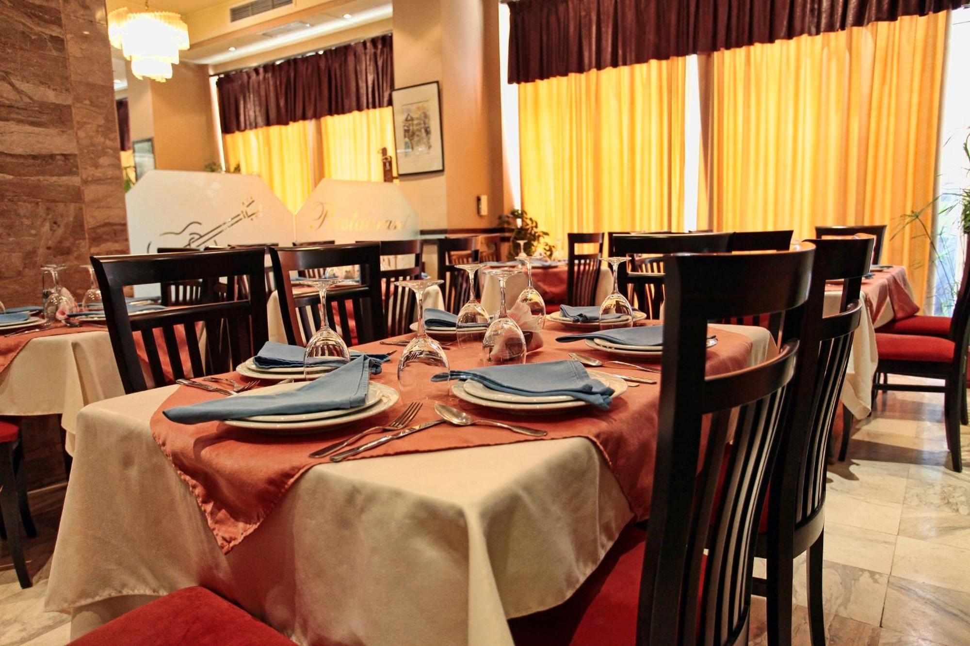 Hotel Regency Korce Exterior foto